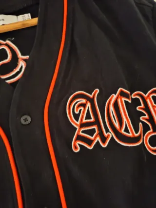 Camisa Negra Béisbol Letras Rojas Blancas