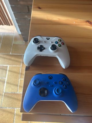 Xbox One S Blanca y Azul