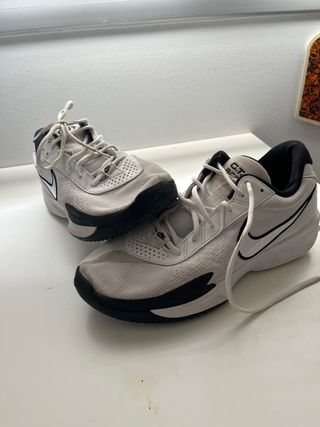Zapatos de Baloncesto Nike (G.T Cut Academy)
