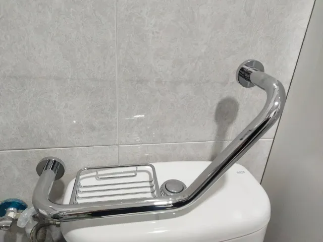 Barra de agarre con jabonera NUEVA