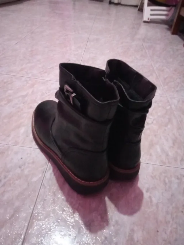 Botines negros, con tejido calentador por dentro