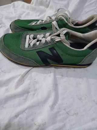 Zapatillas New Balance grises y verdes