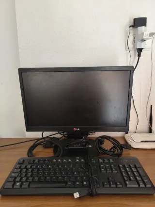 Monitor LG yTeclado hp