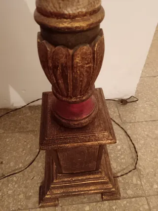 Lámpara de pie de madera y tela