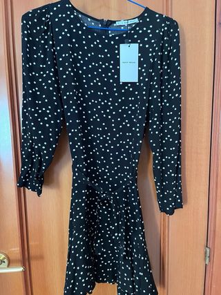 Vestido de lunares negro y blanco