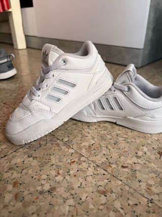 Zapatillas Adidas niño Talla 26/27