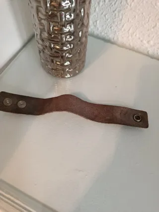 Pulsera cimarrón marrón y blanca