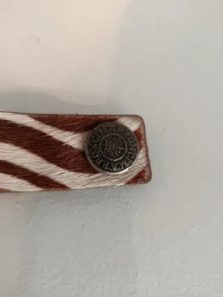 Pulsera cimarrón marrón y blanca