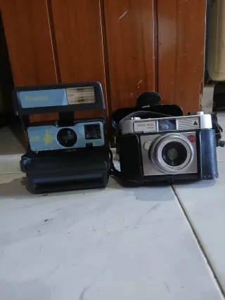 Fotocamere Polaroid e Werlisa vintage