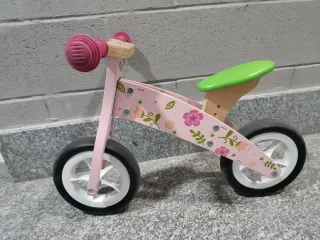 Bicicleta de madera para niña