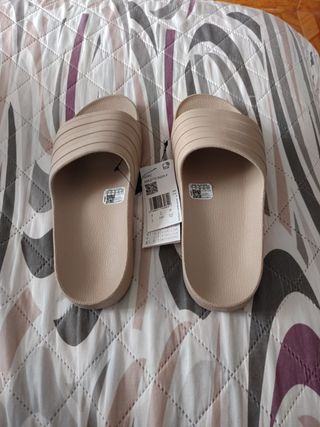 Chanclas Adidas Beige