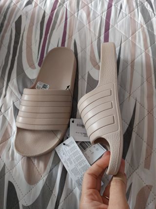 Chanclas Adidas Beige