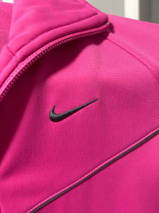 Chaqueta deportiva Nike rosa