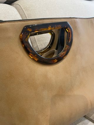Bolso de mano con asa de carey
