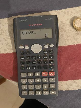 Calculadora Científica Casio fx-82MS
