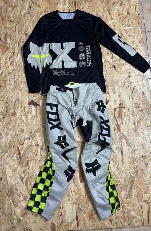 Conjunto Motocross Fox Negro y Gris
