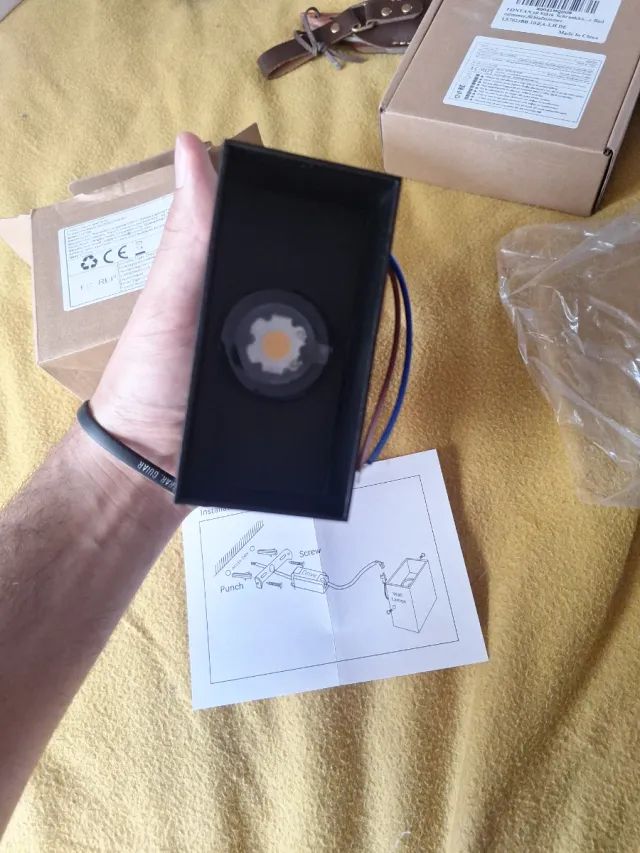 Lámpara LED Negra y Blanca