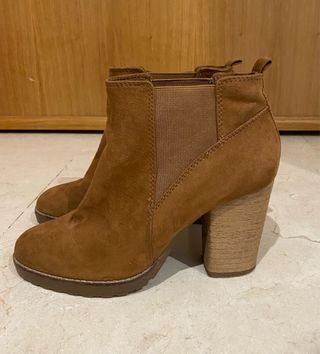 Botines tacón Bershka camel