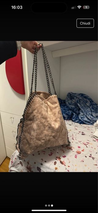 Borsa rosa in camoscio con catena