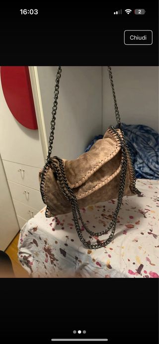 Borsa rosa in camoscio con catena