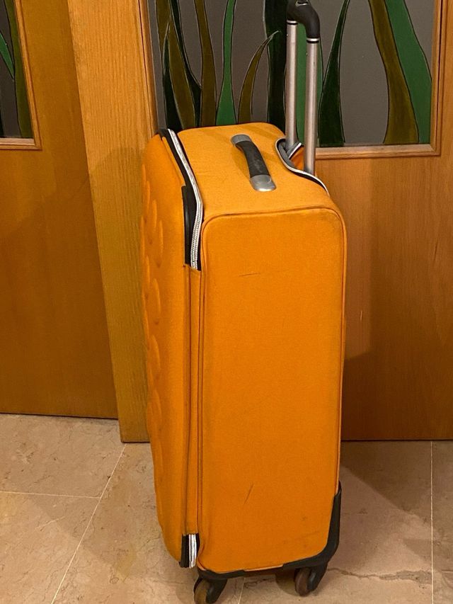 Maleta mediana naranja 4 ruedas