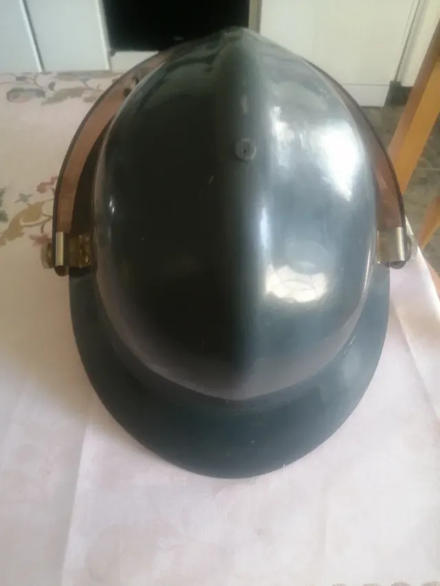 Casco de bombero ruso