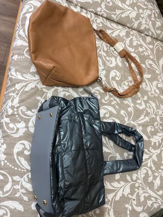 Bolso marrón y plateado
