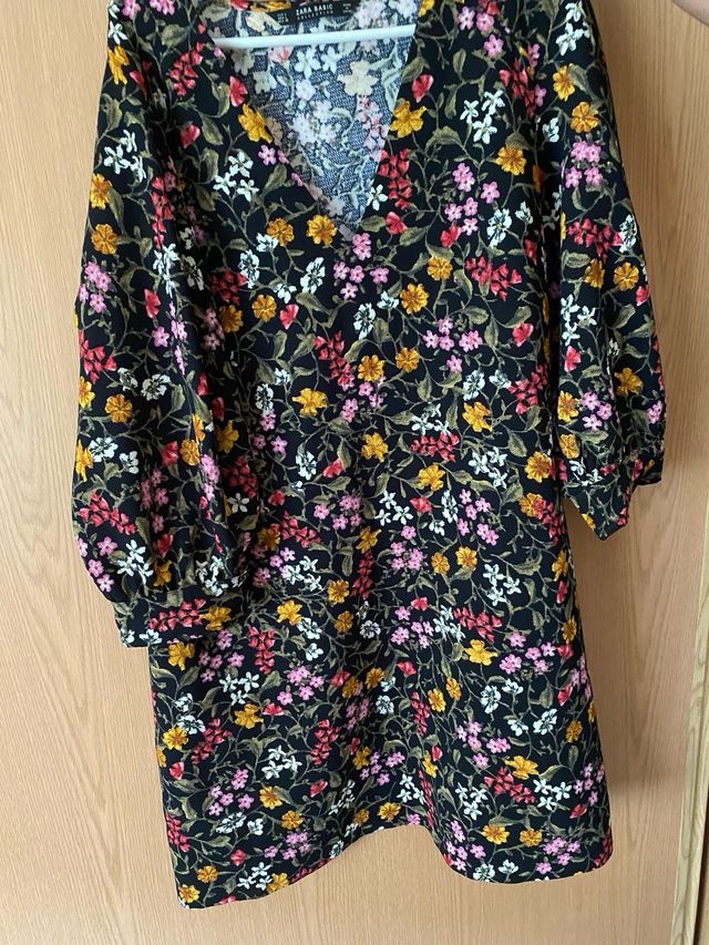 Vestido Zara estampado floral talla L