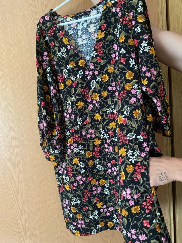 Vestido Zara estampado floral talla L
