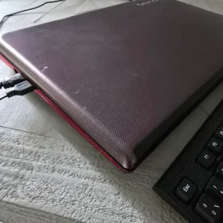 Portátil Toshiba Qosmio Negro/Rojo.
