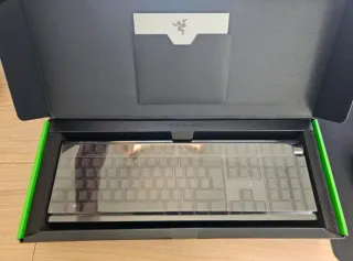 Razer Ornata V2 Teclado Gaming Mecha-Membrane