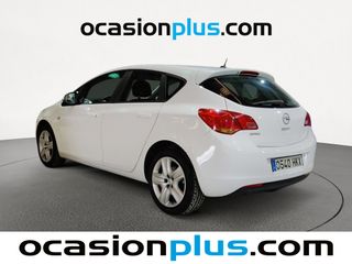 Opel Astra 1.6 Selective 85 kW (115 CV)