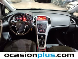 Opel Astra 1.6 Selective 85 kW (115 CV)