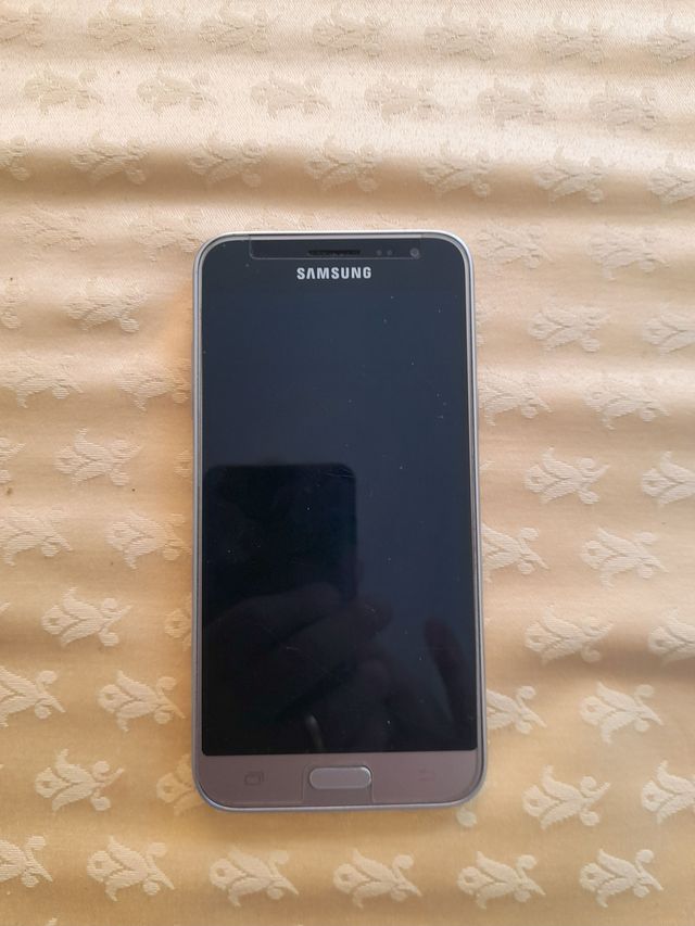 Samsung Galaxy J3 (2016) SM-J320FN