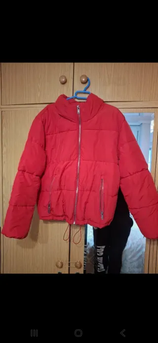 Chaqueta acolchada roja mujer