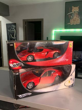 2 Maquetas Ferrari 1:18 Hot Wheels