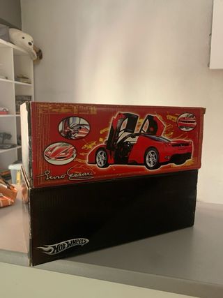 2 Maquetas Ferrari 1:18 Hot Wheels