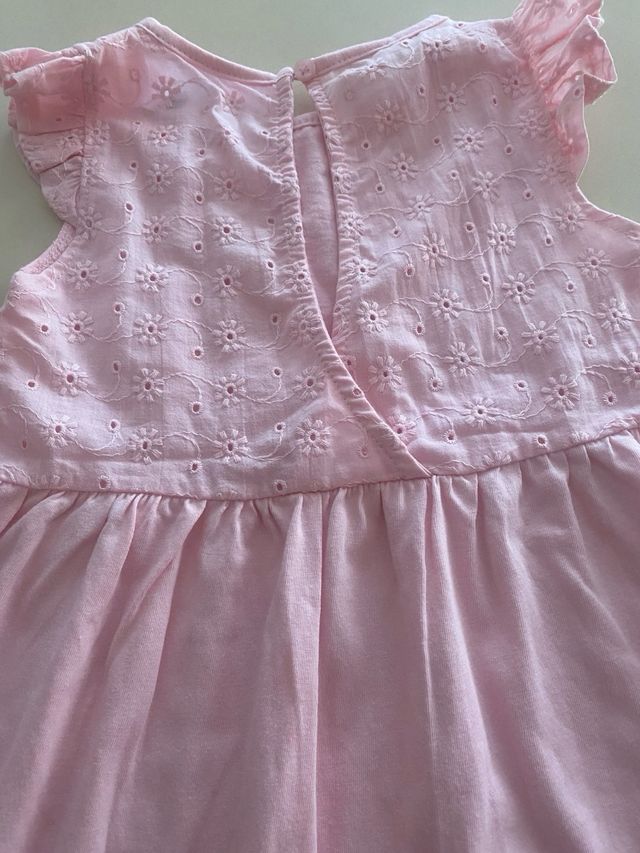 Vestido rosa niña bordado