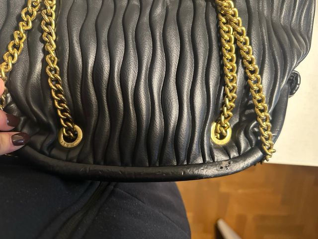 Borsa nera con catena