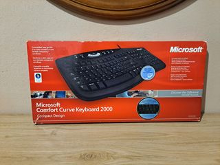 Tastiera Microsoft Comfort Curve Keyboard 2000