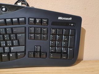 Tastiera Microsoft Comfort Curve Keyboard 2000