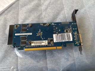Gráfica GeForce 210 Silent 1GB