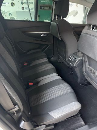 Peugeot 5008 Active Pack BlueHDi 130CV