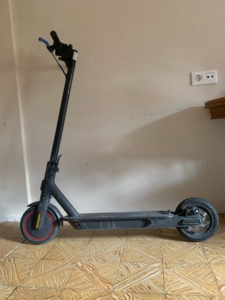Patinete eléctrico como nuevo