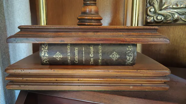 Lámpara de mesa de madera