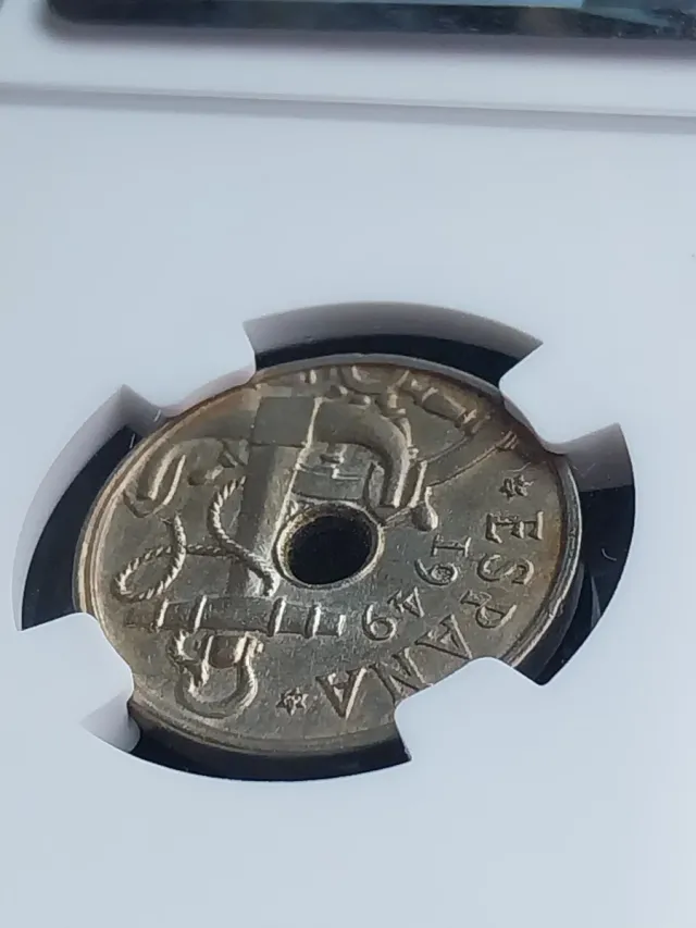 50 Centimos España 1949 NGC MS61 Pátina Multicolor