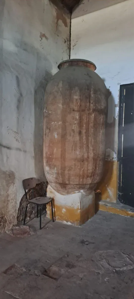 Tinaja de terracota grande