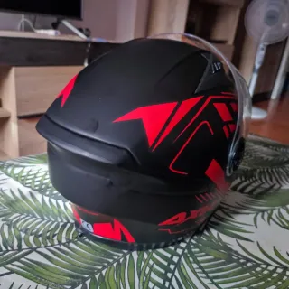 Casco de moto AXK negro con visor TSS