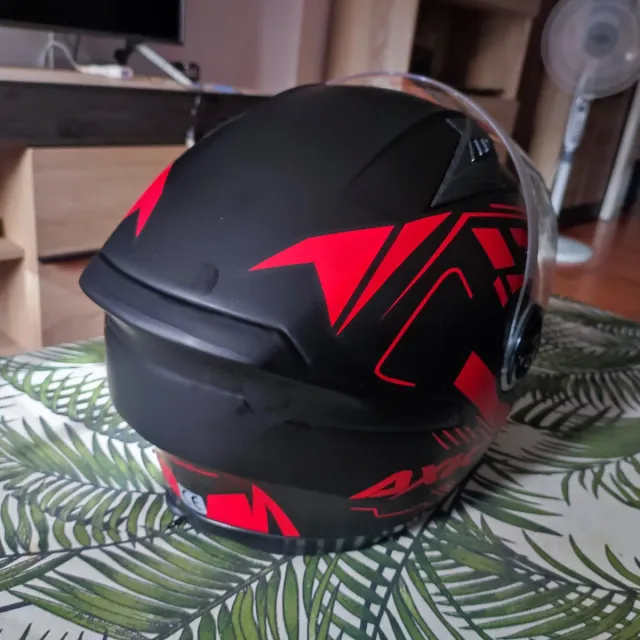 Casco de moto AXK negro con visor TSS