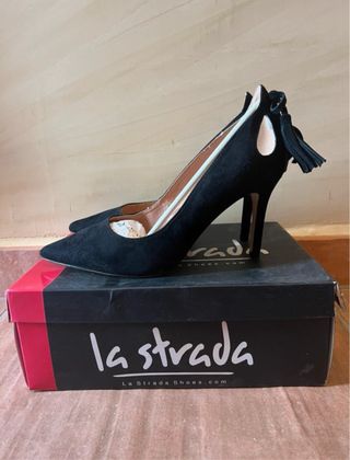 Zapatos de tacón ante negro La Strada T39